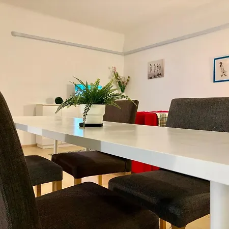 Apartment Urban Marvel Retro *
