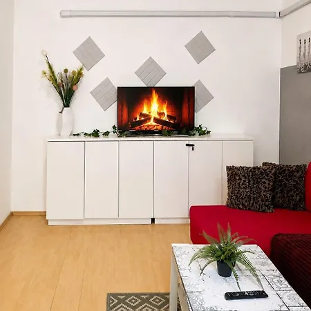 Urban Marvel Retro Apartment *