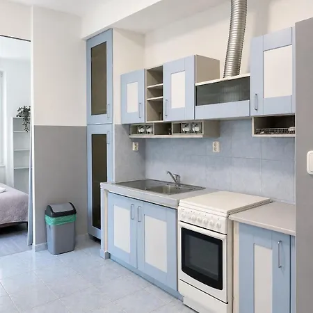 Urban Marvel Retro Apartment *