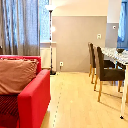 Urban Marvel Retro Apartament